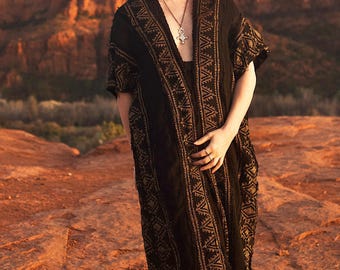Kimono con estampado de bloques de algodón crudo · Túnica tribal terrosa · Kimono chamánico Kali