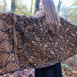 Paisley Shawl Wrap • Unisex Boho Wrap • Suraya Shawl • Festival Blanket Scarf • Vegan Wool Cape • Warm Winter Scarves Women UK • Calluna