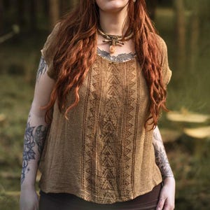 Top van natuurlijk katoen met blokprint • Tribale strandjurk • Gaia zomertop dames • Aardse, natuurlijke kleding • Linnen festivalkleding • Calluna