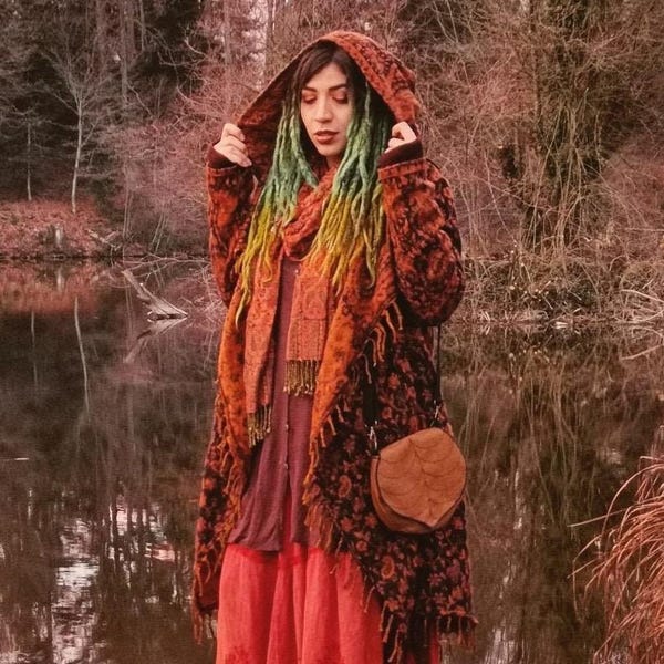 Die Verzauberung Umhang • Festival Decke Kapuzen Umhang • Unisex Paisley Mantel • Warmer Winter Poncho • Veganer Wolle Schal • Langer Boho Schal