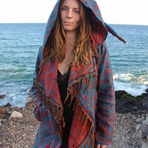 Capa de festival con capucha • Capa encantadora • Capa de cachemira unisex • Poncho cálido de invierno • Bufanda de lana vegana • Chal bohemio largo