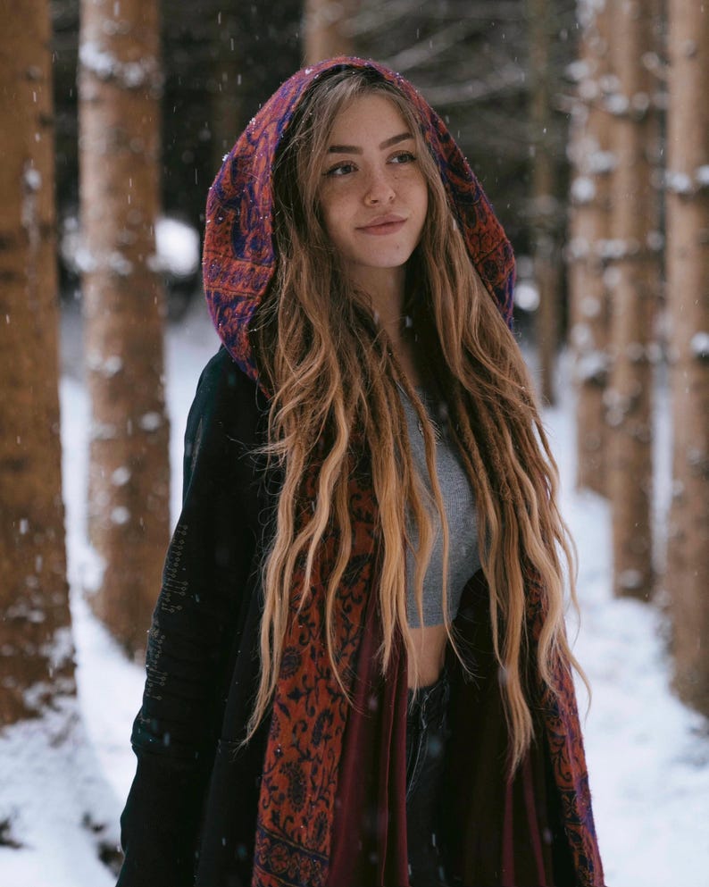 Paisley Kapuzenschal • Unisex Boho Kapuzen Schal Wrap • Decke Hoodie Suraya Schal • Vegan Wolle Kapuzen-Schal Cape • Warme Schals Frauen • Calluna Bild 9