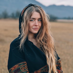 Geometrischer Kapuzen Mantel Boho Unisex Schamanischer Umhang Warme Decke Schal Schal Poncho Schal für Frauen Lange Festival erdige Jacke Bild 4