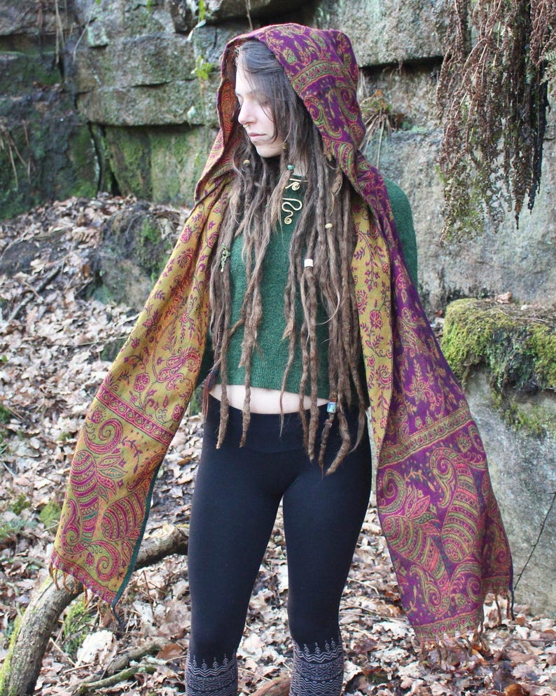 Paisley Kapuzenschal • Unisex Boho Kapuzen Schal Wrap • Decke Hoodie Suraya Schal • Vegan Wolle Kapuzen-Schal Cape • Warme Schals Frauen • Calluna Purple