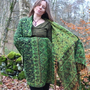 Châle cachemire Châle bohème unisexe Châle Suraya Couverture écharpe festival Cape en laine végétalienne Écharpes chaudes d'hiver pour femmes Royaume-Uni Calluna Vert