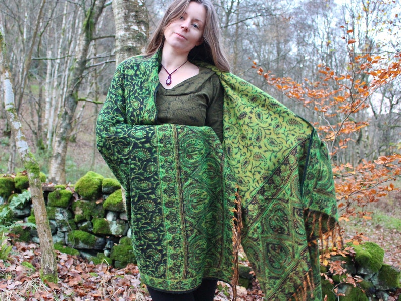 Châle cachemire Châle bohème unisexe Châle Suraya Couverture écharpe festival Cape en laine végétalienne Écharpes chaudes d'hiver pour femmes Royaume-Uni Calluna Vert