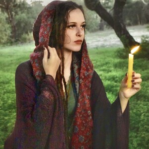 Paisley Kapuzenschal • Unisex Boho Kapuzen Schal Wrap • Decke Hoodie Suraya Schal • Vegan Wolle Kapuzen-Schal Cape • Warme Schals Frauen • Calluna Bild 12