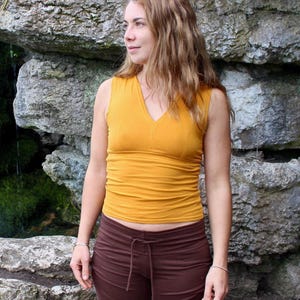 Cotton Built In Bra Tank • Supportive V Neck Fitness Vest • Hot Yoga Crop Top Active Wear • Dance Movement Theia Bralet • Calluna