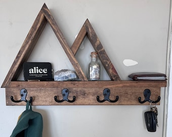 mountain entry way | efficient mail holder for your keys, leashes, and all the the other things you love to lose! Floating Mountain shelf.