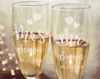 Personalized Mr and Mrs Champagne Flutes, Custom Wedding Toasting Glasses, Engraved Anniversary Gift.