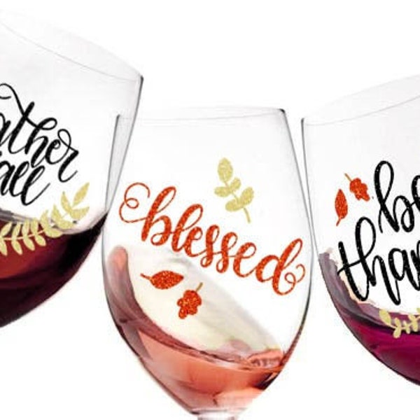 Thanksgiving table decor, thanksgiving wine glass, fall wine glasses, thanksgiving dinner,  holiday gathering, thanksgiving gift,