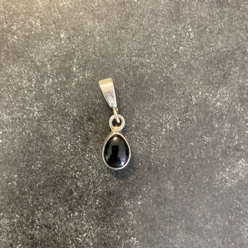 Vintage Sterling silver choker 925 sterling silver necklace pendant black onyx stone marked sterling