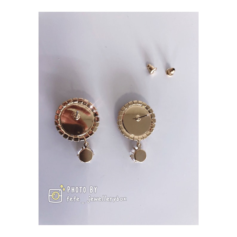 Elegant Design Round Earrings With Crystals
