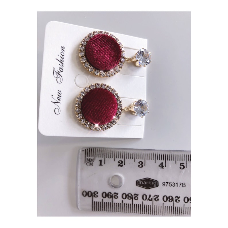 Elegant Design Round Earrings With Crystals
