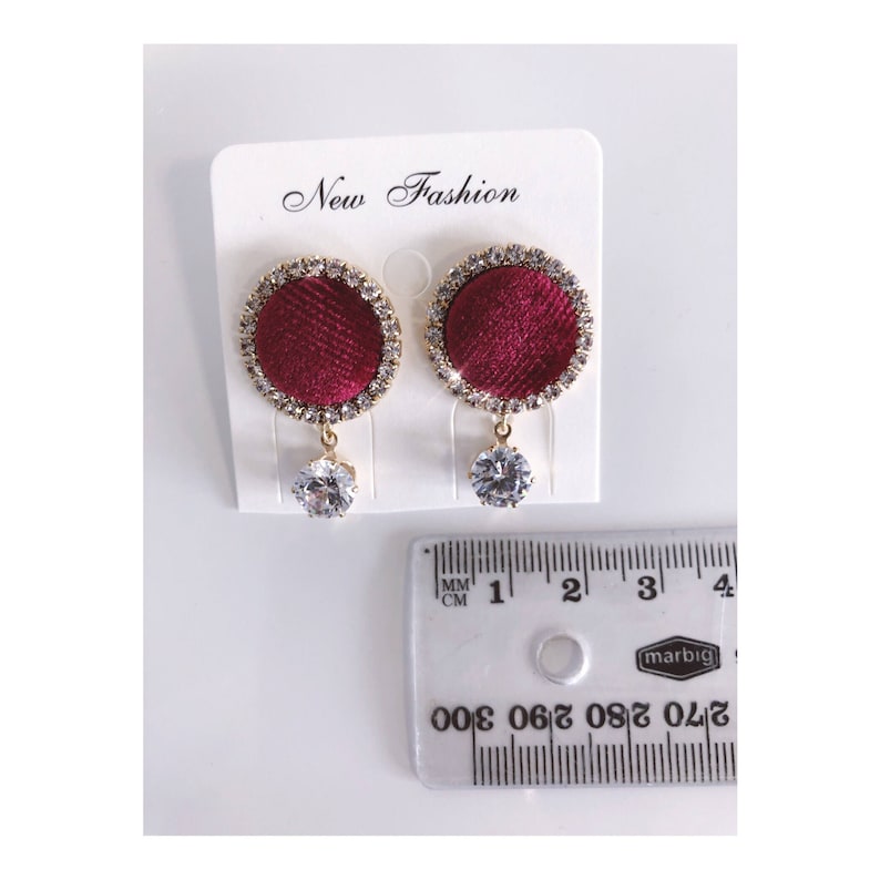 Elegant Design Round Earrings With Crystals