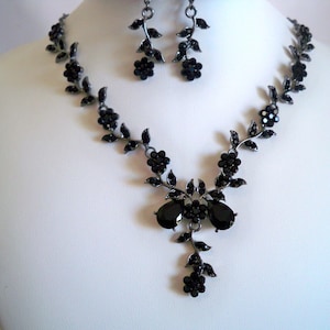 jewelry for black prom dress Black Dress Jewelry Pairings and How To Wear Them