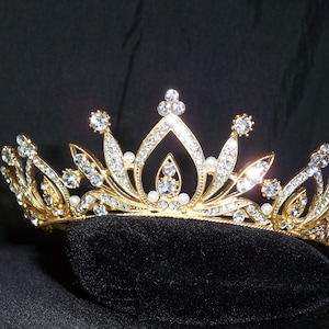 Gold rhinestone pearl tiara, bridal tiara, princess tiara, birthday tiara, gold tiara, Quenceanera tiara, gold crown, rhinestone tiara,