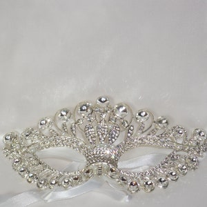 Silver rhinestone mask,  bridal mask, wedding mask, masquerade mask, mardi gras mask, costume party mask, bridalmask, prom mask,pageant mask