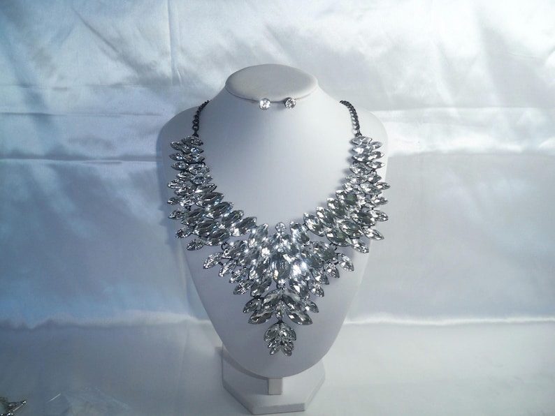 Collar de cadena negra con diamantes de imitación, collar para desfile, collar de graduación, collar de quenceañera, collar llamativo, collar de novia, collar de drag queen. imagen 1