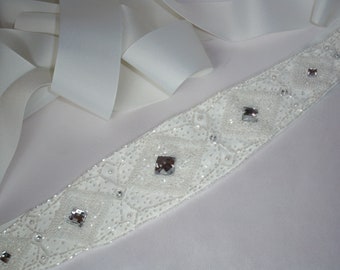 Bridal Belt, Bridal Sash, Wedding Belt, Wedding Sash Rhinestone and Pearl belt, bridal wedding dress belt sash, beaded bridal belt sash