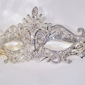 Sliver Rhinestone mask, crystal mask, bridal mask, wedding mask, masquerade mask, mardi gras mask, new years mask, costume party mask silver