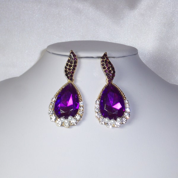 Purple rhinestone earrings, wedding earrings,pageant prom Quenceanera party statement earrings,dangle drop earrings,purple tear drop earring