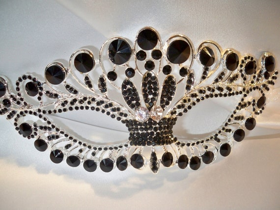 Silver Symmetrical Masquerade Mask Silver Symmetrical Masquerade Mask