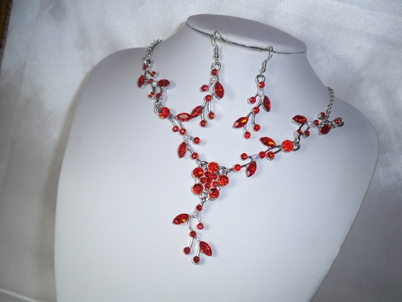 red jewelry prom