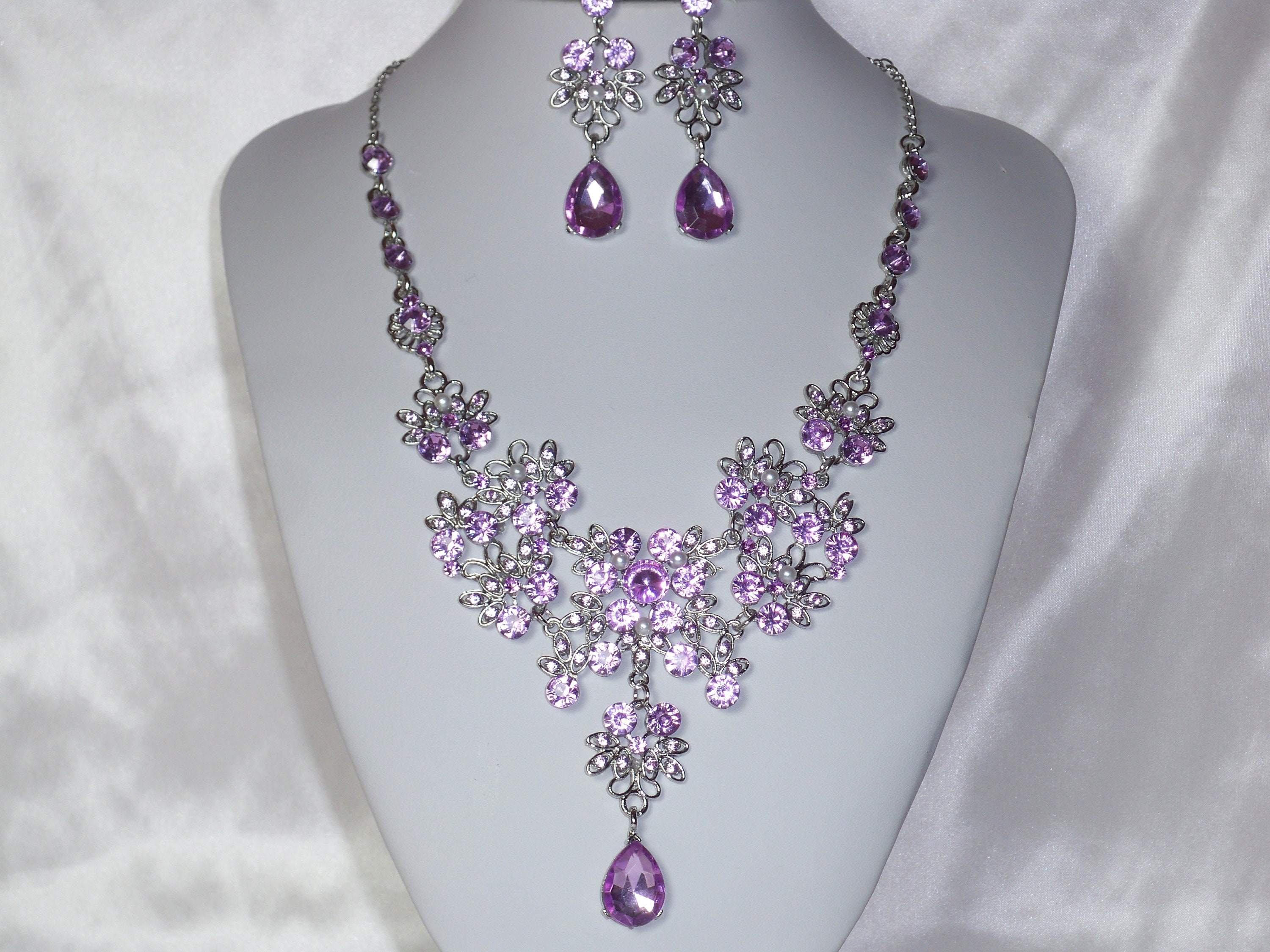 Swarovski Silver-tone Lavender Crystal Necklace And Stud Earrings Set in  Purple | Lyst