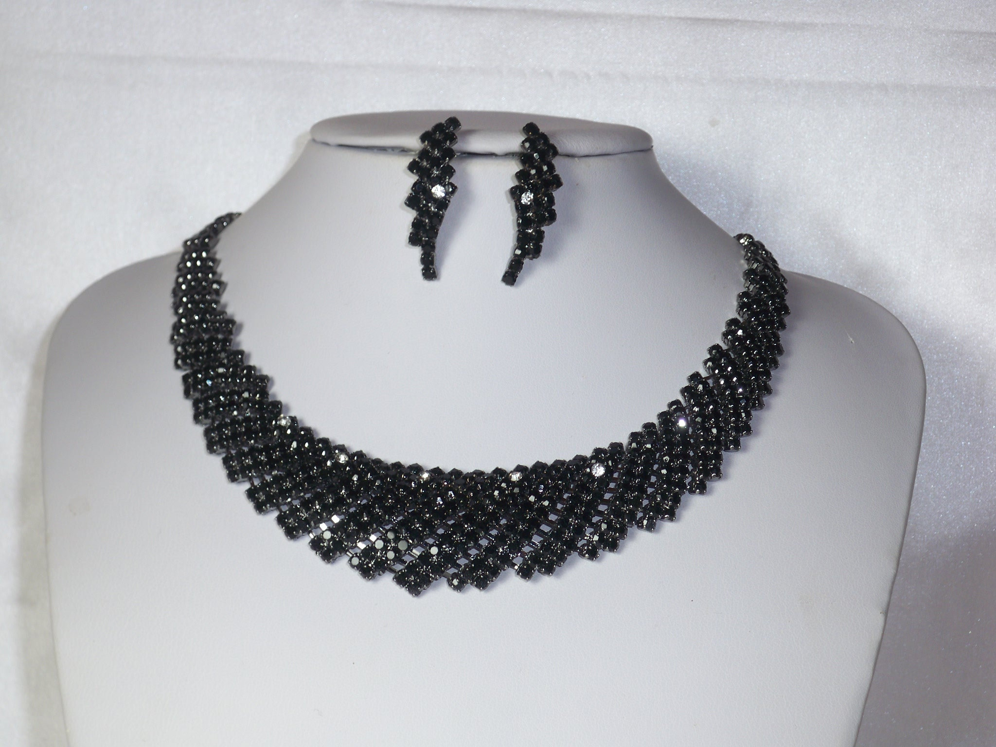 Parure Bijoux Strass (collier + Boucles D'oreilles) - 2 Pièces - Strass Lourds Qualité - Neuf Sans Emballage