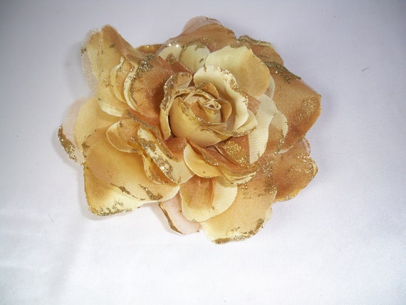 Gold flower hair deals