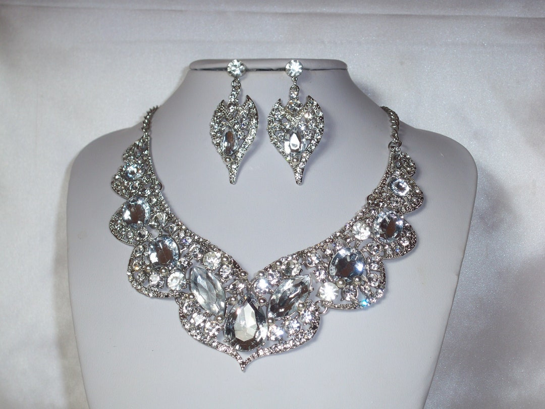 Collier En Strass Superbe - Neuf Avec étiquettes - Bijou Fantaisie Brillant
