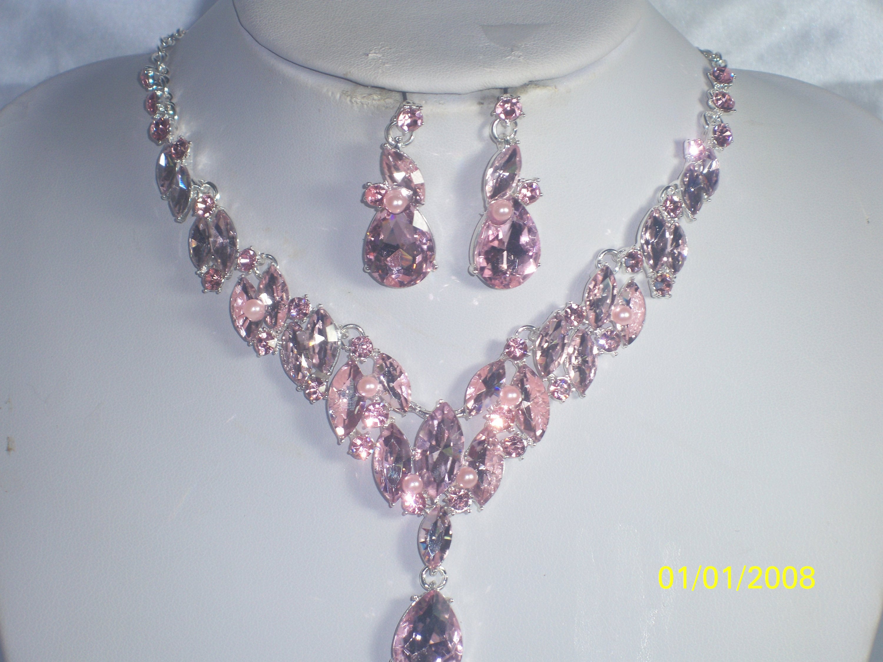 Discover 124+ pink necklace and earring set best