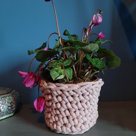 Medium 12cm tall 12cm wide basket. Rope basket. Crochet rope basket. Recycled rope. Handmade. Cotton