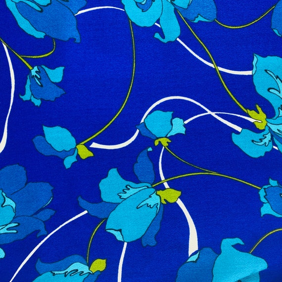 Vintage 1970s Royal Blue Hawaiian Floral Acrylic … - image 4
