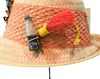 Vintage 1960 Sombrero de paja Novedad Souvenir Beach Fedora con botella de cola
