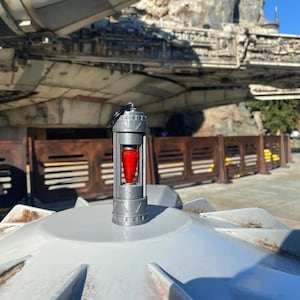 Galaxy’s Edge Kyber Crystal Container/Holder and LED Necklace option