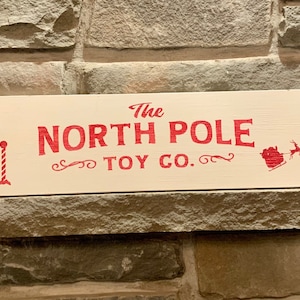 Christmas North Pole Sign~The North Pole Toy Company~North Pole Directional Sign~Santa&#39;s Workshop Sign~Christmas Wall Decor ~Farmhouse Decor