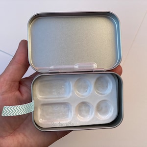 Ceramic watercolor palette in the tin. 6 wells, style C.