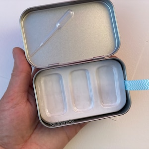 Ceramic watercolor palette in the tin. 3 wells, style B.