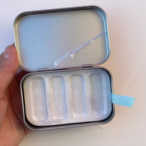 Ceramic watercolor palette in the tin. 4 wells, style A
