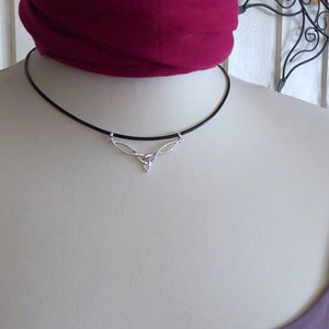 Lederkette 2 zierlicher keltischer Knoten hochglänzend silber unisex Lederschmuck Bild 5