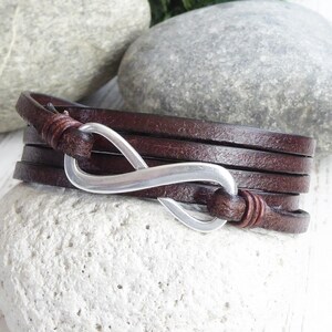 Wrap-armband *5 ~ Infinity ~ Infinity ~ infinity ~ figur åtta ~ försilvrad ~ Zamak ~ unisex ~ lädersmycken