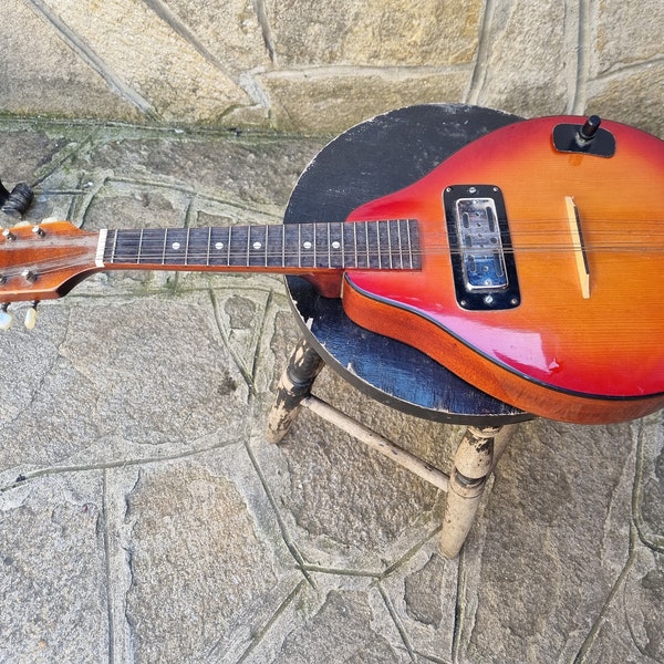 Instrument de musique ancien mandoline - instrument de musique russe - mandoline authentique - instrument de musique ancien - mandoline rare - objet de collection