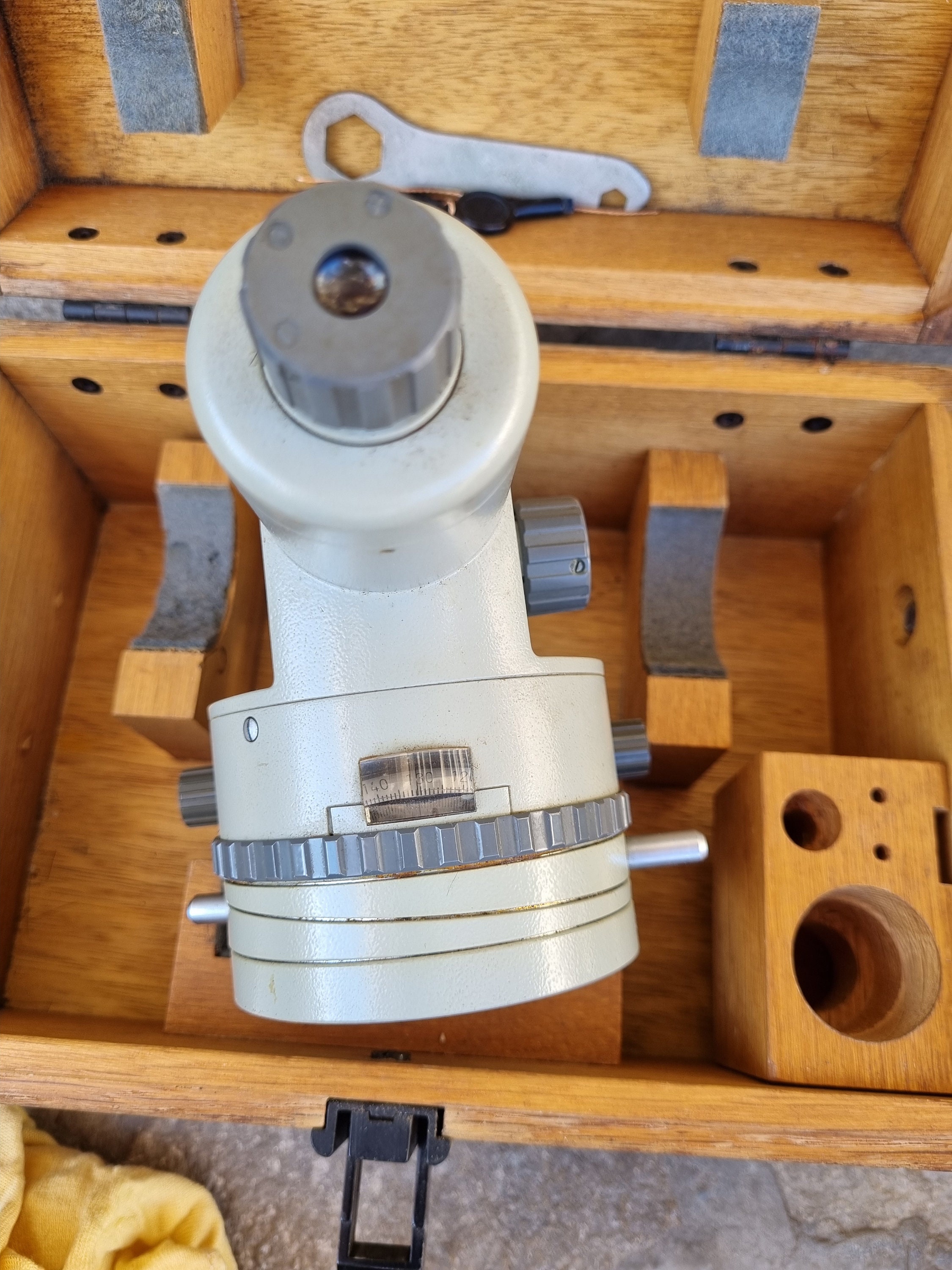 Vintage Theodolite Carl Zeiss Jena NI050 - Theodolite Vintage Theodolite Carl Zeiss Jena NI050 - Theodolite