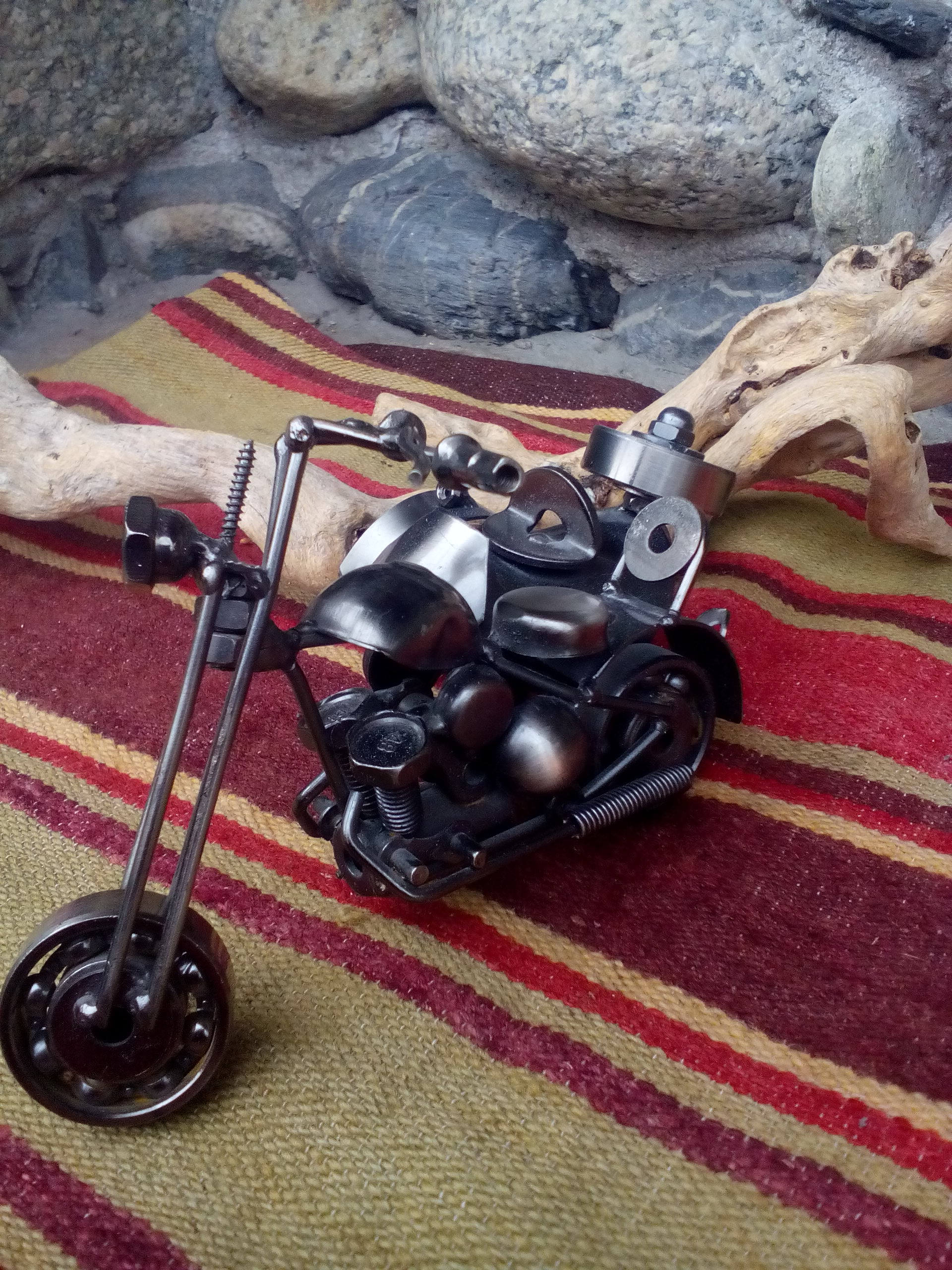 Schrott Metall Kunst Handgemachte Muttern U. Bolzen Weinlese Motorrad