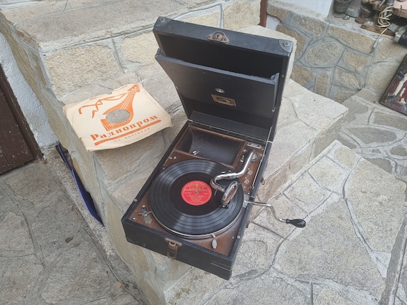 Tocadiscos Vintage Con Disco De Vinilo, Gramófono Retro. Fotos