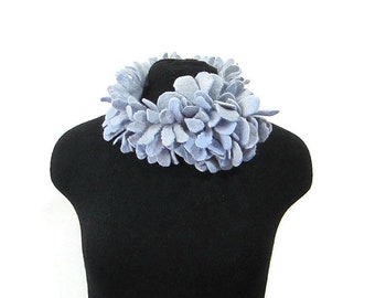 Schal Halsstück gefilzte Wolle Merino Filzen handgemachter Schal grau-blau Geschenk einzigartig für sie Schal kleiner Schal Frauen Mädchen