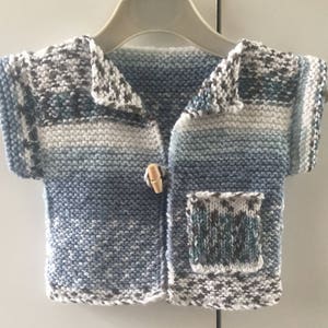 Patrón de tejido DK para bebé, chaleco para bebé de 3 a 6 meses, fácil de tejer, sin necesidad de dar forma, para principiantes, todo cuadrado y rectángulo.
