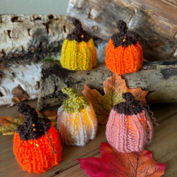 PDF DK Breipatroon Mini Glow Pumpkins Ferrero chocolade- of led-theelichthoesje Herfst Halloween-decor